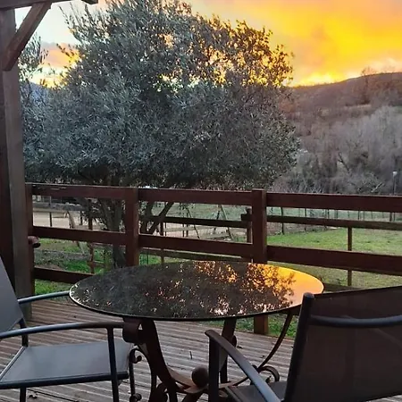 D'hotes Le Petit Ranch Bed & Breakfast