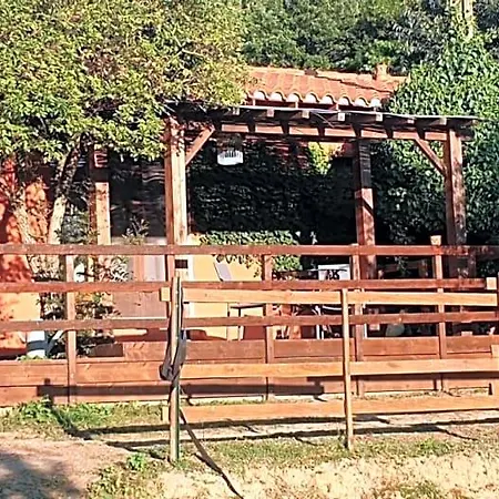 D'hotes Le Petit Ranch B&B 4*