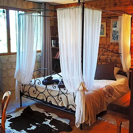 D'hotes Le Petit Ranch Bed & Breakfast 4*